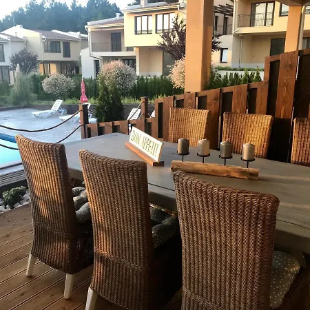 Holiday home Nelly's House Arapya