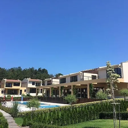 Holiday home Nelly's House Arapya